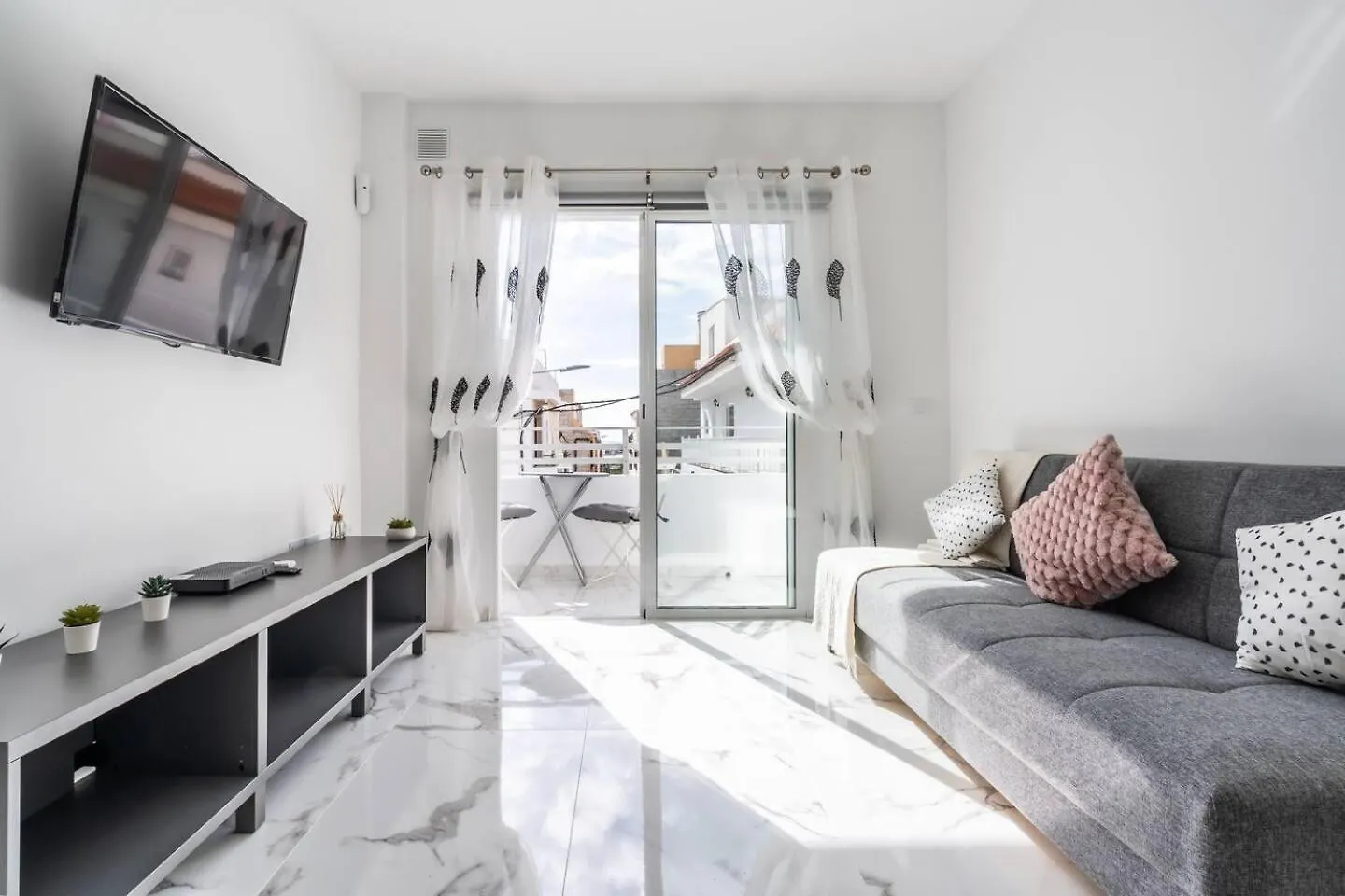 Nureche Dreams Apartment In Tenerife South location